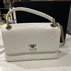 Chanel - White Flapbag